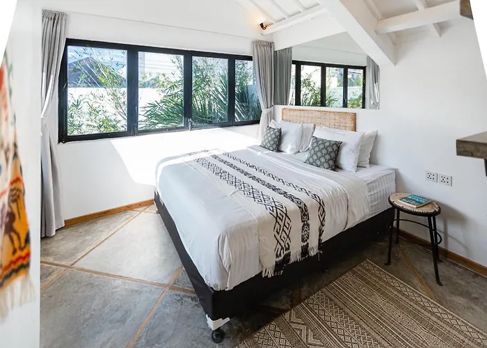The Sol Haus Canggu, Near Berawa チャングー
