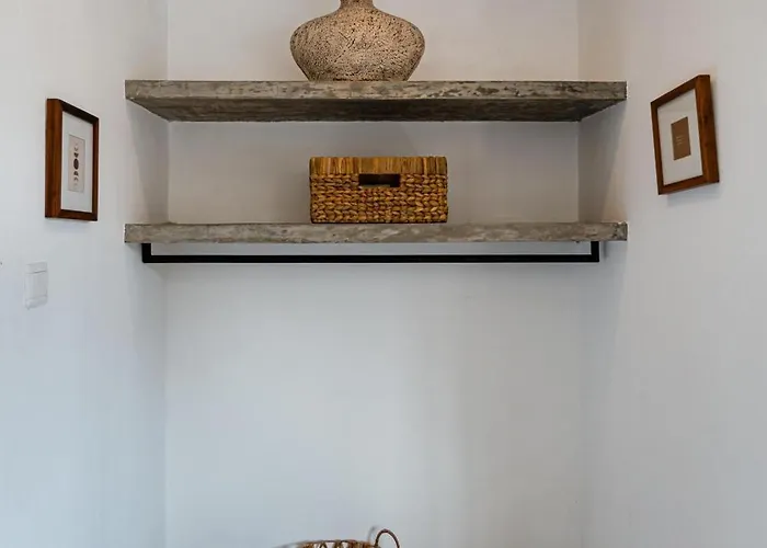 The Sol Haus Canggu, Near Berawa ゲストハウス チャングー